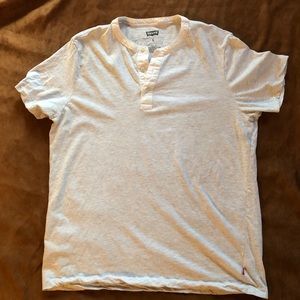 Levi’s Tee